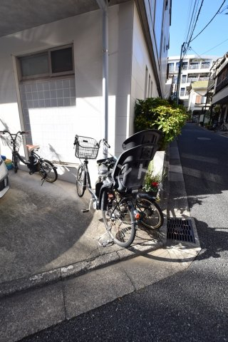 グラストーンズ