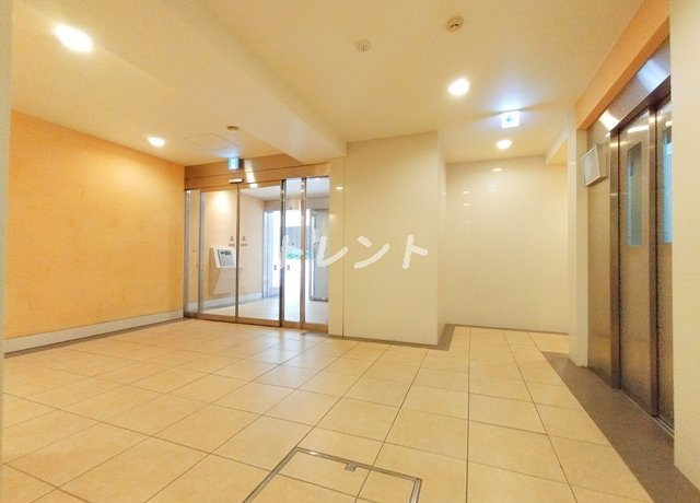 ラコスタ新宿余丁町