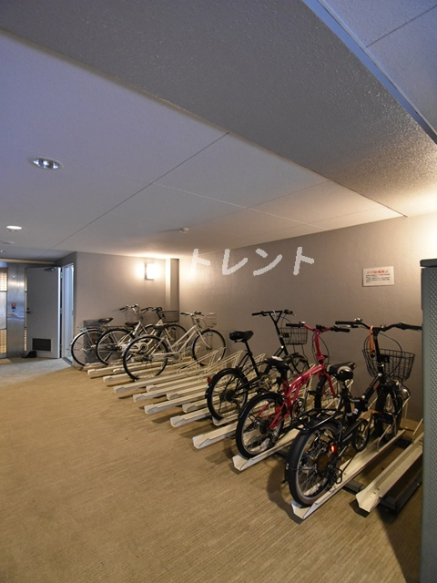 カスタリア新富町Ⅳ