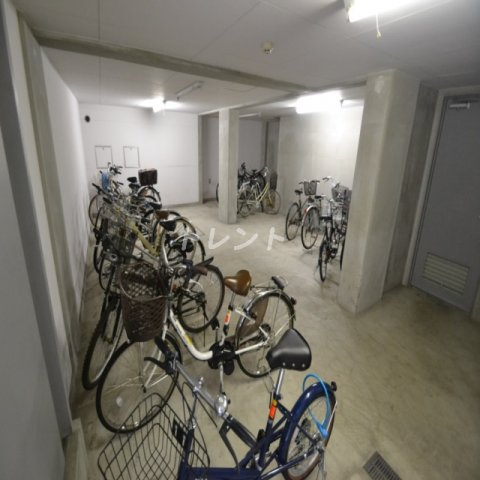 アビテ四谷大京町