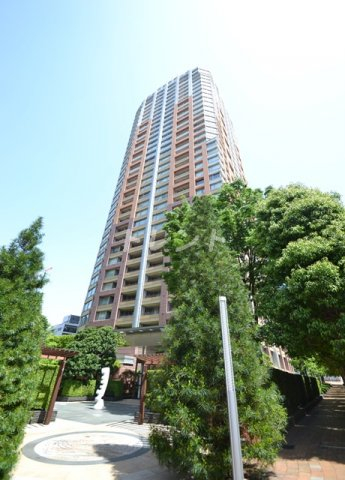 青山パークタワー
