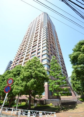 青山パークタワー