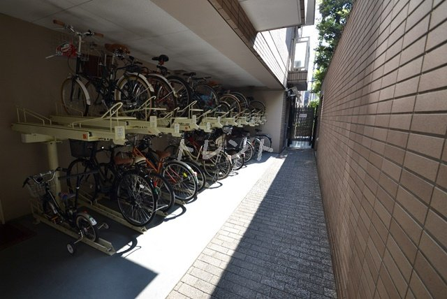 ヴェーゼント市ヶ谷