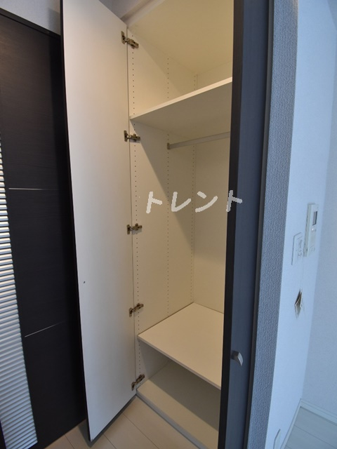 コンフォリア三田イースト-1002