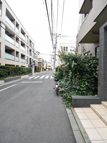 コートレアル三田綱町-406