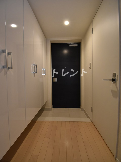 コートレアル三田綱町-406