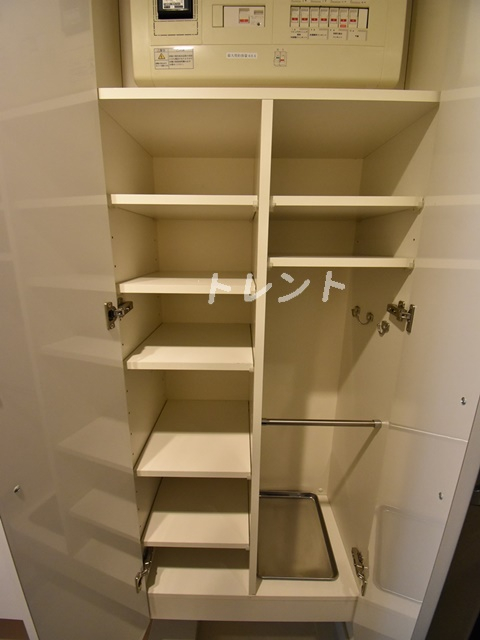コートレアル三田綱町-406