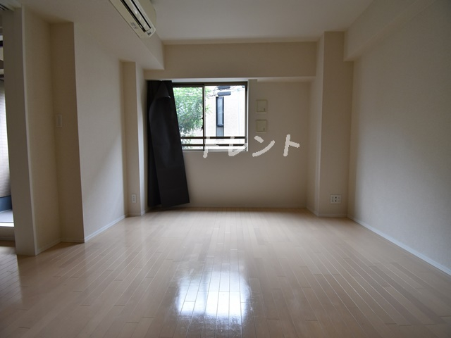 コートレアル三田綱町-406