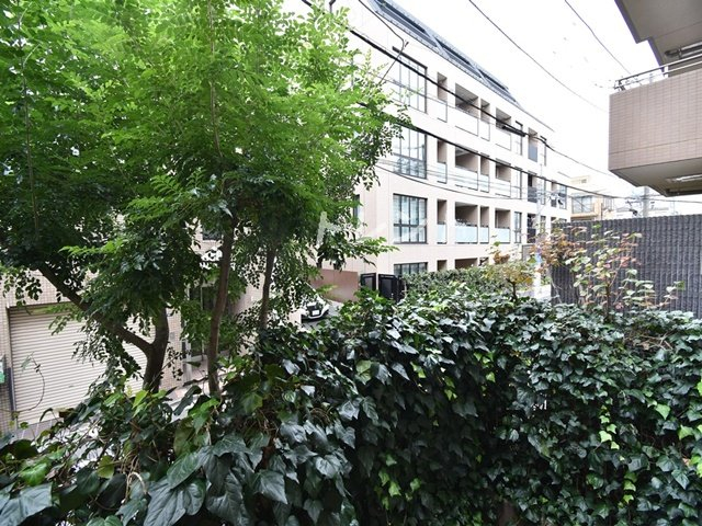 コートレアル三田綱町-406