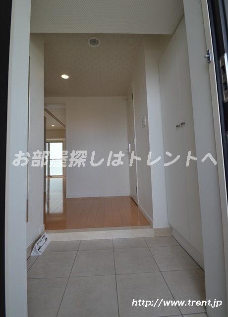 ラグジュアリーアパートメント中野坂上-802