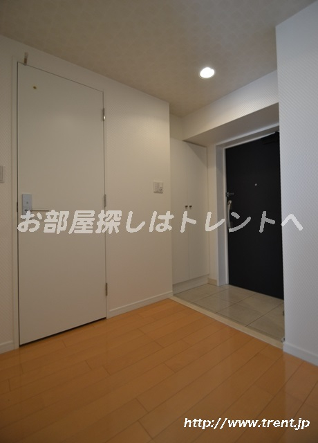 ラグジュアリーアパートメント中野坂上-802