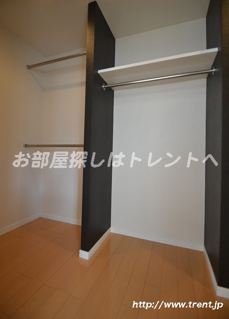ラグジュアリーアパートメント中野坂上-802