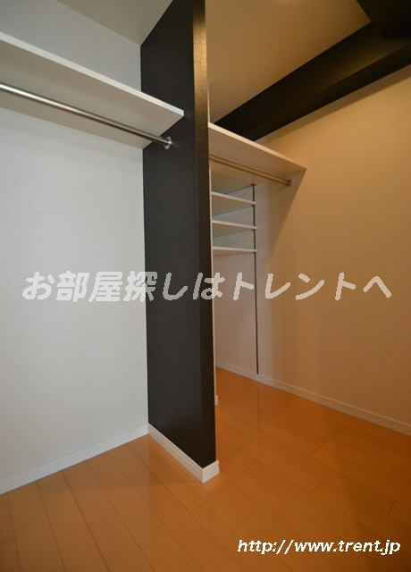ラグジュアリーアパートメント中野坂上-802