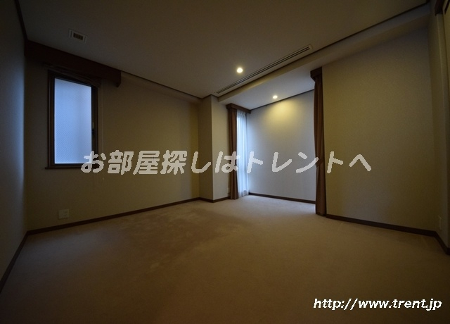 ルーフ御茶ノ水ヒルズ-10B