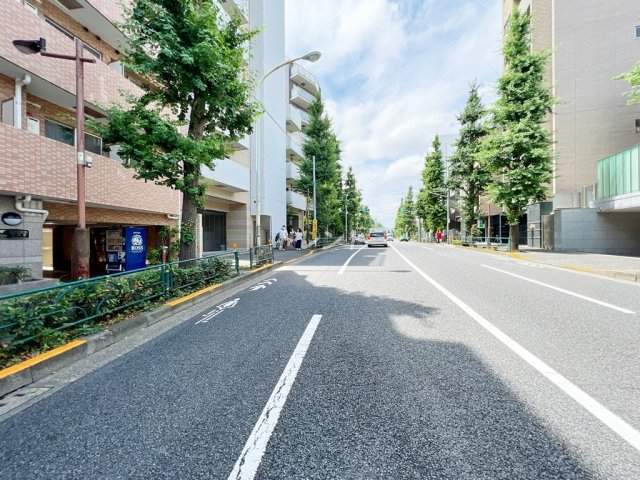 スカイコート目白台-704