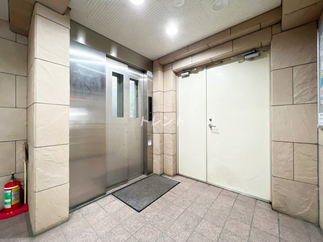 スカイコート目白台-704