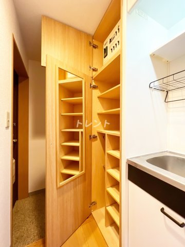 スカイコート目白台-704