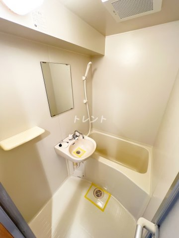 スカイコート目白台-704