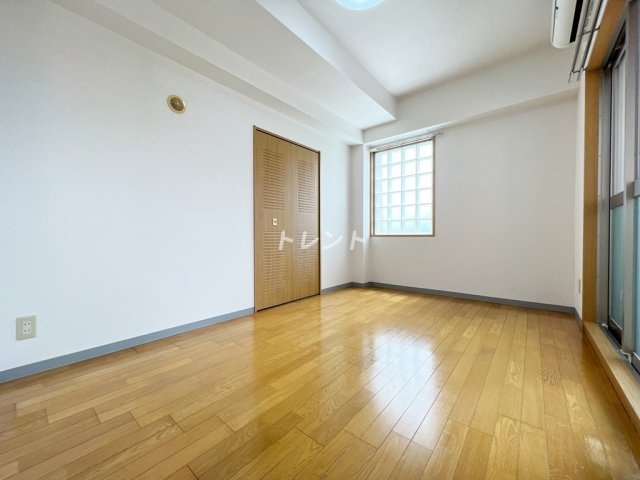 スカイコート目白台-704