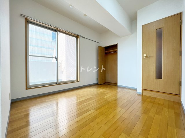 スカイコート目白台-704