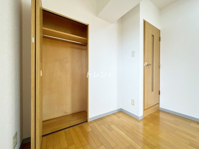 スカイコート目白台-704