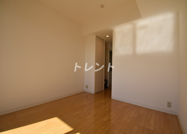 クレジデンス神谷町-1002