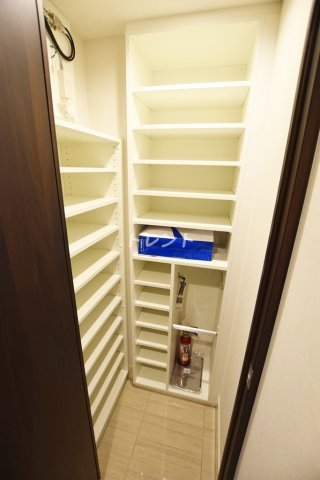 リブクオーレ神保町-1402
