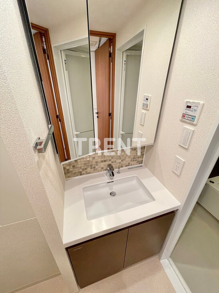 パークキューブ西新宿-1201