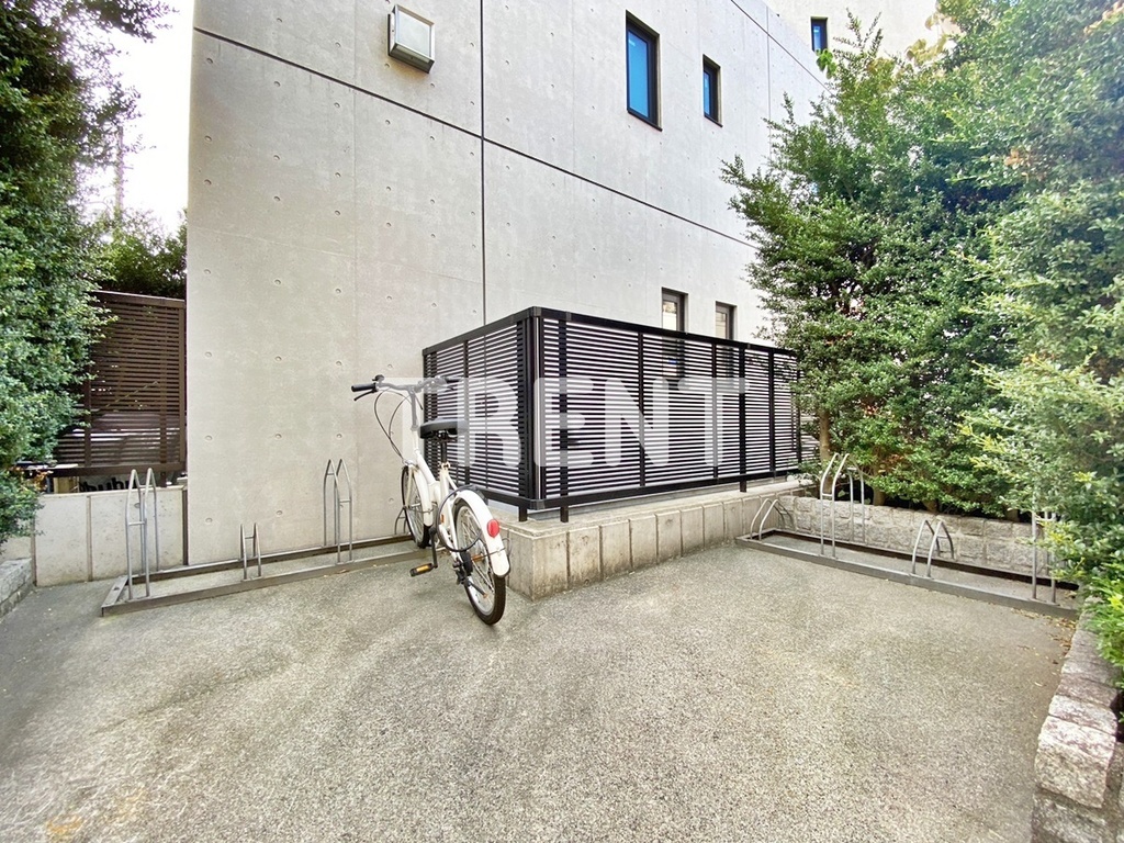 アクシス若松町-302