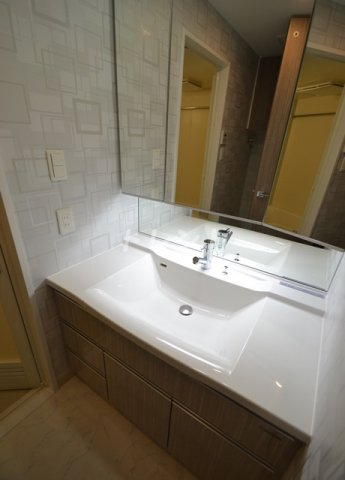 コンフォリア新宿-1103