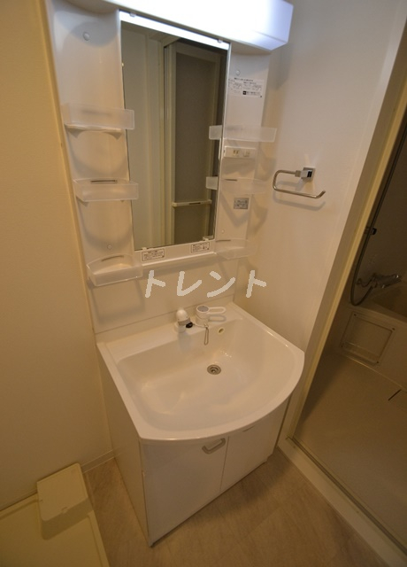 ドゥーエ四谷三丁目-302