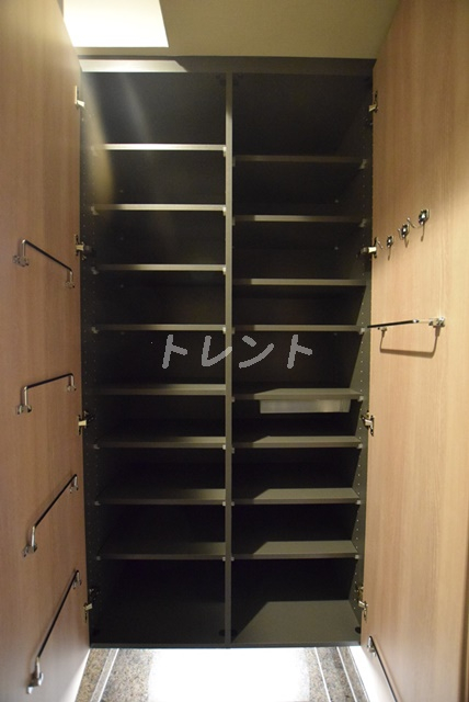 プレミスト新宿山吹-206