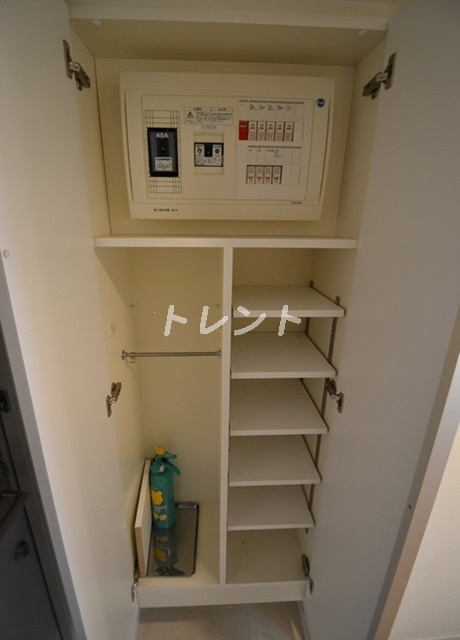 コンフォリア西新宿-1302