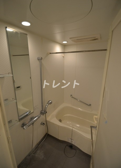 コンフォリア西新宿-1302