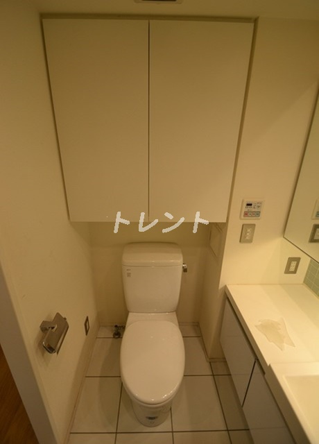 コンフォリア西新宿-1302