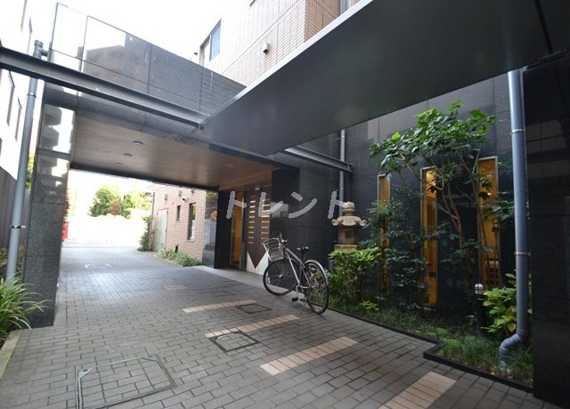 ガーデンクレスト-305