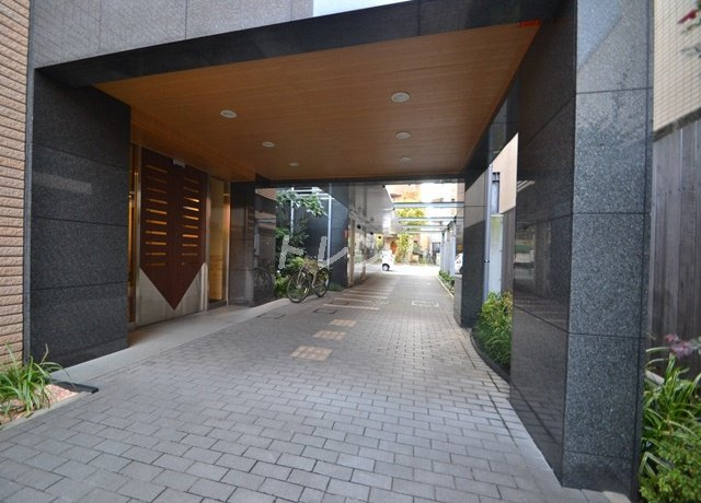 ガーデンクレスト-305