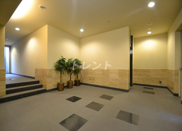 ガーデンクレスト-305