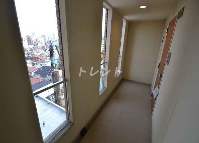 ガーデンクレスト-305