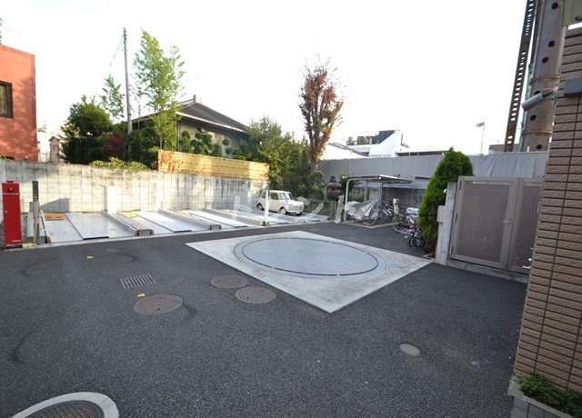 ガーデンクレスト-305