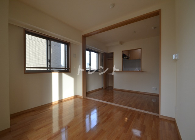 ガーデンクレスト-305