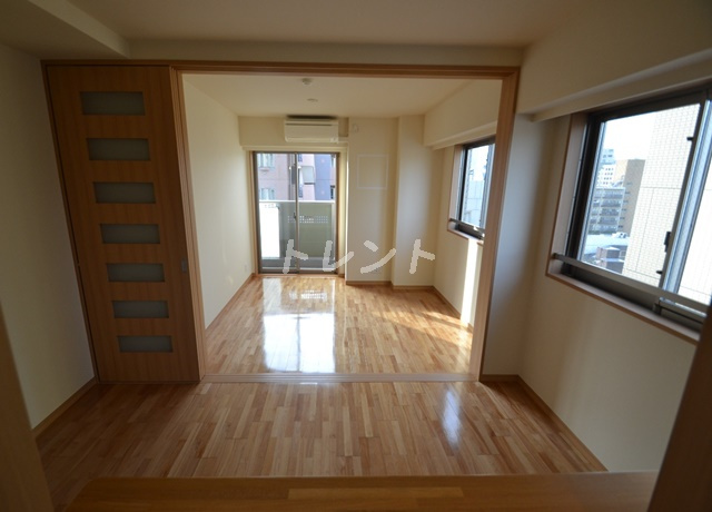 ガーデンクレスト-305