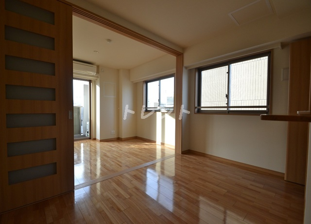 ガーデンクレスト-305