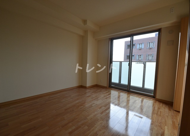 ガーデンクレスト-305