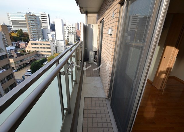 ガーデンクレスト-305