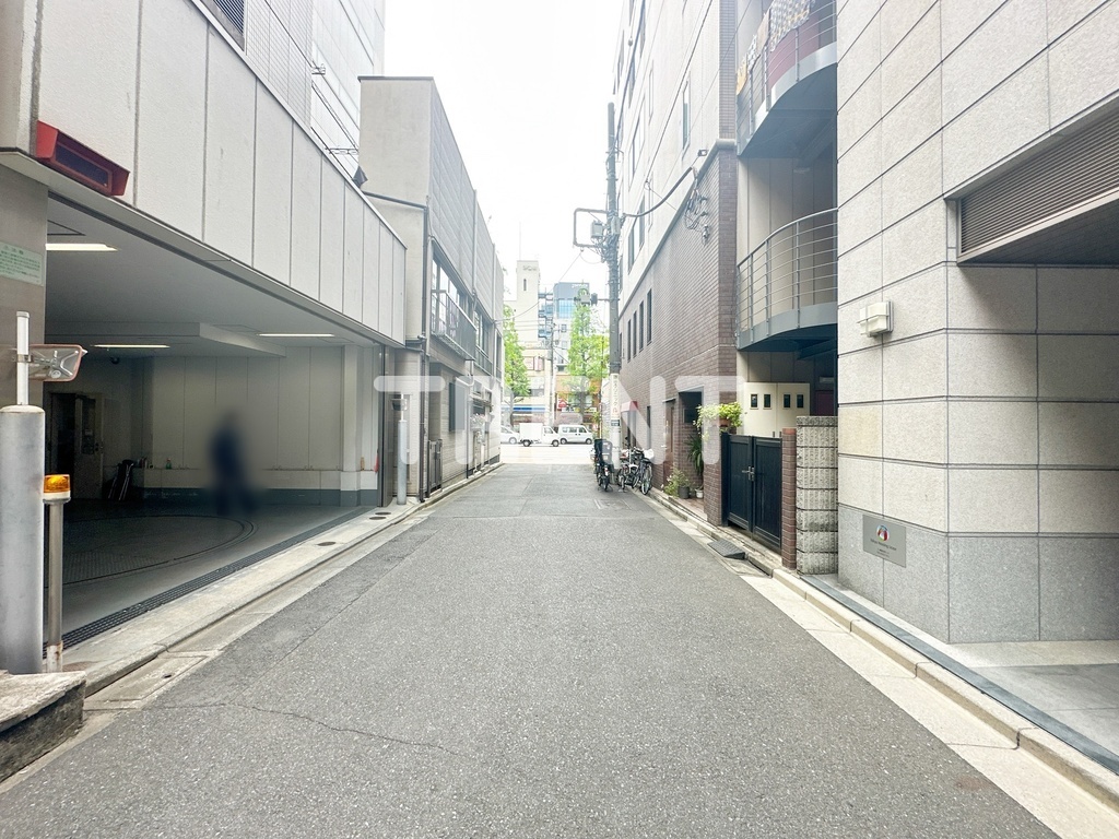 コンフォリア神田神保町-702