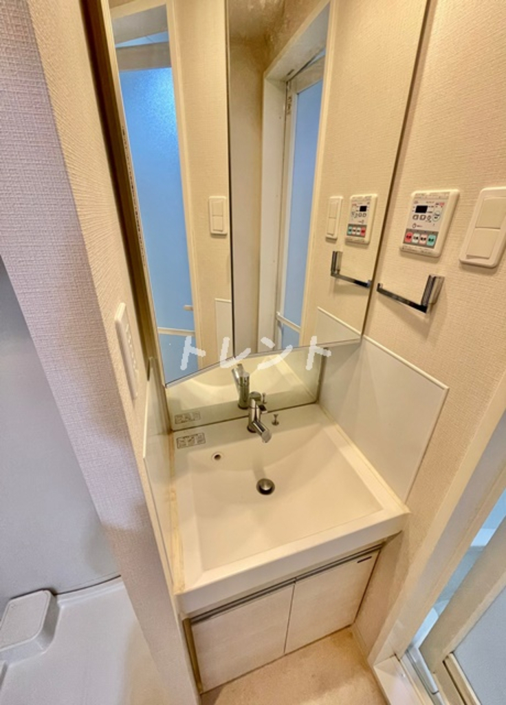 アクサス西新宿アジールコート-606