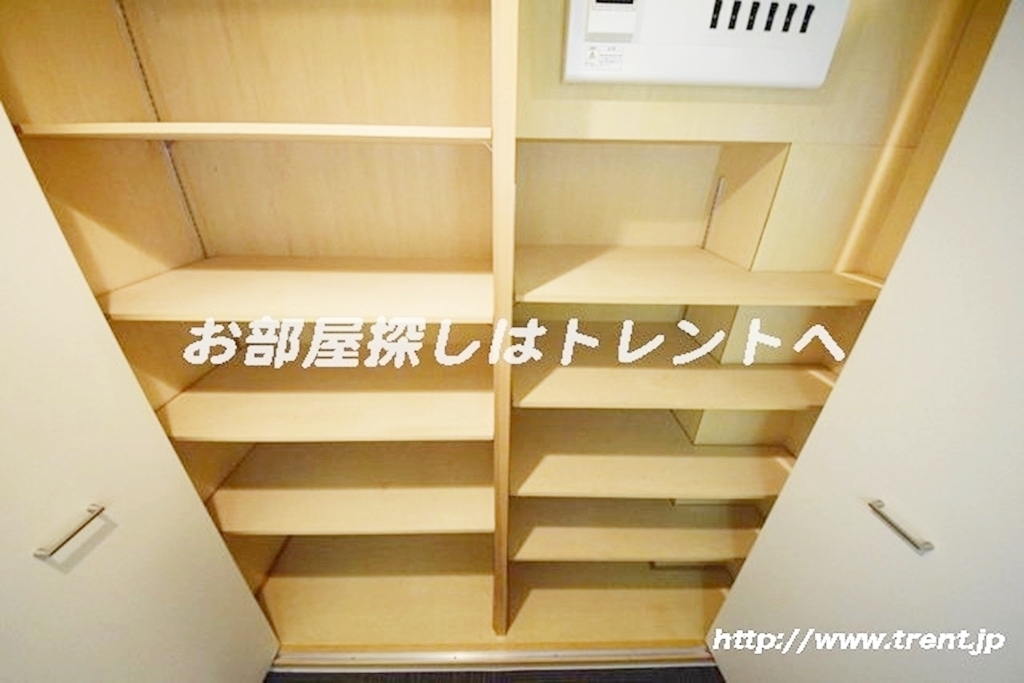 シャルム内神田-702