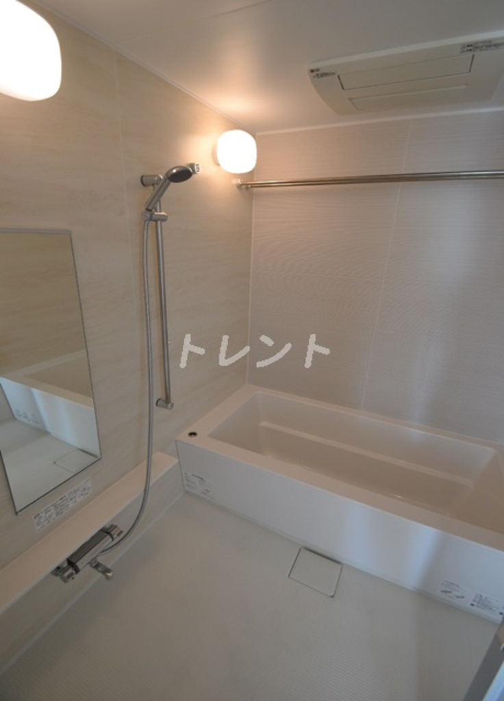 コンフォリア新宿イーストサイドタワー-828