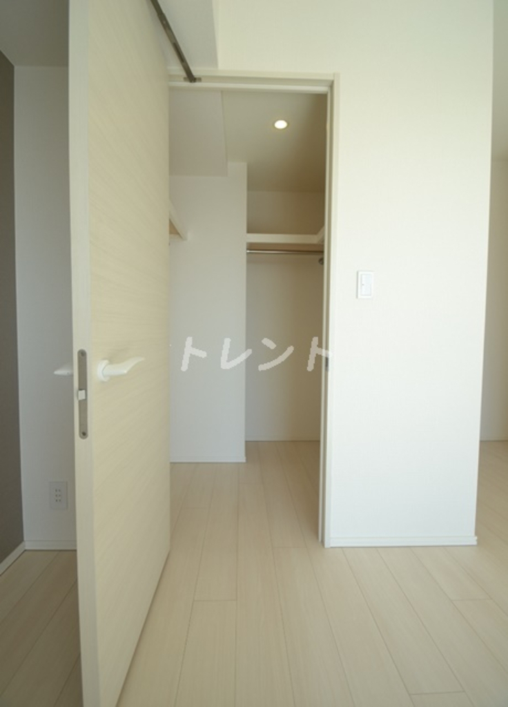 コンフォリア新宿イーストサイドタワー-828